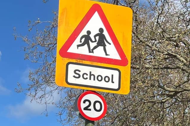 20mph speed limit near a local school