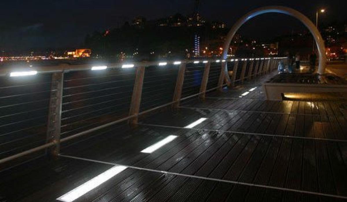 Specially worded plate explains the meaning of harbourside Vanishing