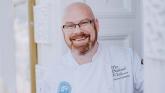 Simon  Hulstone