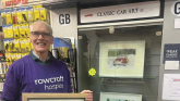 Retired Paignton artist painting people&rsquo;s classic cars for a good cause