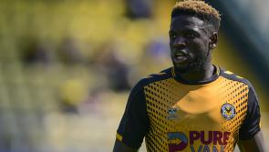 Torquay United sign new striker