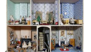 The forgotten story inside a Torquay dolls’ house
