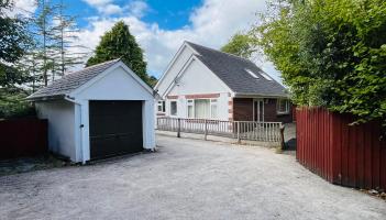 Detached bungalow is a private oasis minutes from Torquay’s best