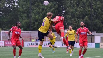 Ed Palmer in defensive mode for TUFC. Pic from PPAUK