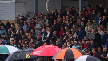The crowds at Newton Races. Pic from PPAUK