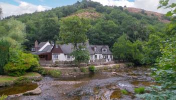 Fingle Bridge Inn for sale