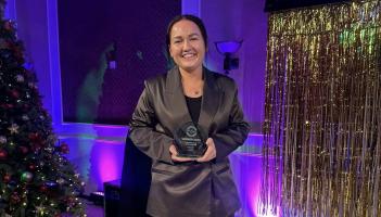 Top Prize for Danni Wyatt