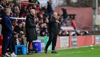Neil Warnock calling the shots at Ebbsfleet. Pic from PPAUK
