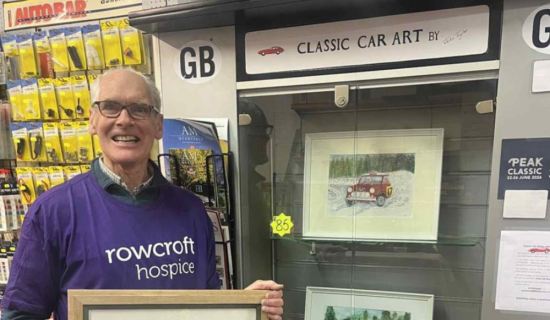 Retired Paignton artist painting people&rsquo;s classic cars for a good cause