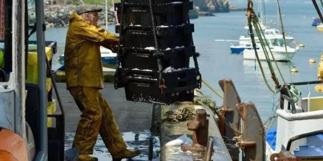 Community rallies to support Brixham fisherman after tragic loss of partner