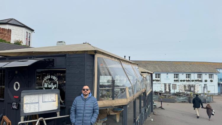 Lee Tyrrell at Molly's