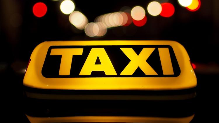 Torbay taxi driver suspended for six months over driving offences