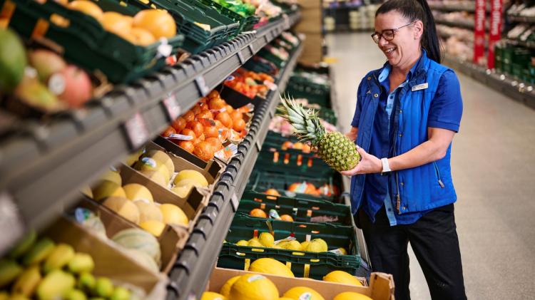 Aldi on hiring spree with 150 jobs up for grabs across South Devon