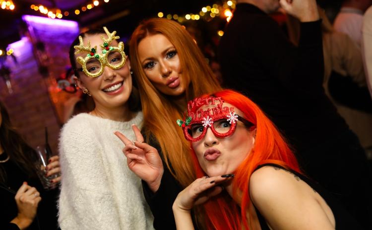 Who&rsquo;s ready for the weekend? Spot the party faces @ Twenty1 Torquay