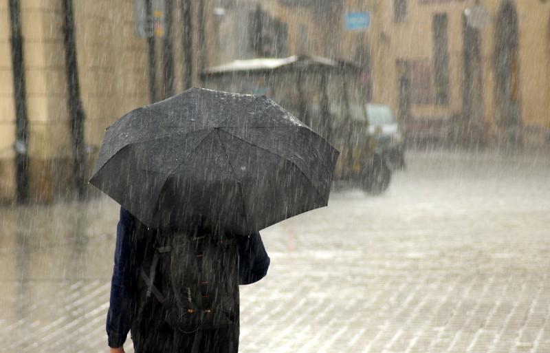 Weather warnings as Storm Ciaran hits the bay 
