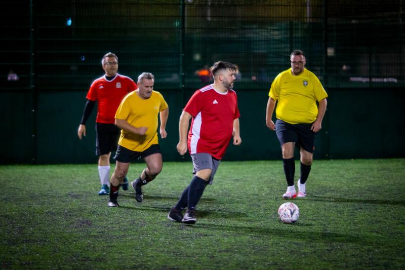 Man v Fat footballers