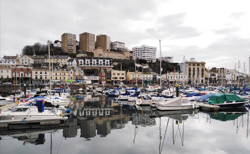Torquay harbour. Pic from lbradxx