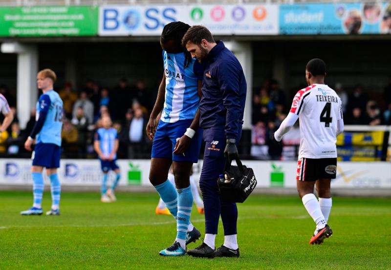 Duane Ofori-Acheampong limps off. Pic from PPAUK
