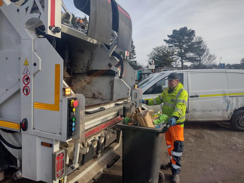 Vicky Ewan: Binmen, take a bow. Thank you for your cheer and kindness