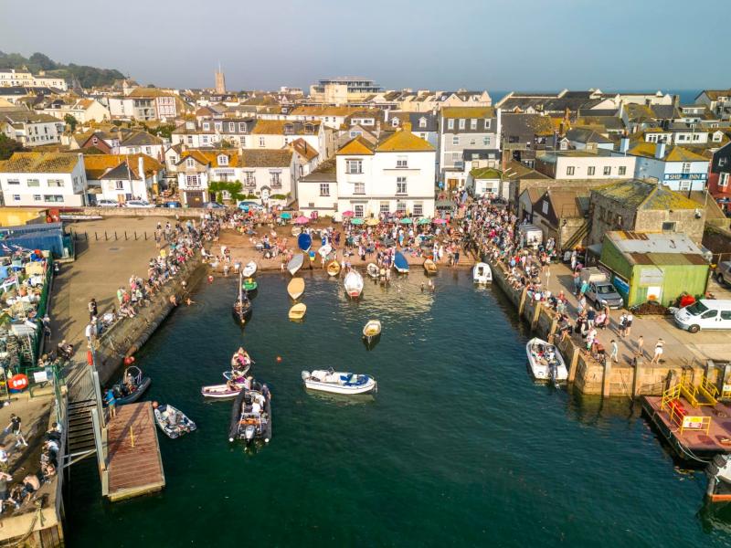 Chorus of approval for Teign Maritime & Shanty Festival helpers