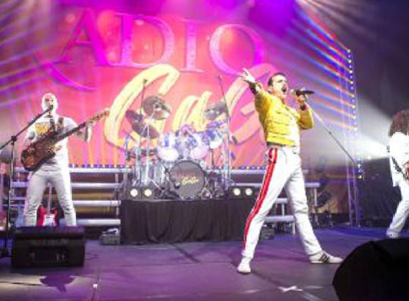 Mercury rising in Queen tribute at the Babbacombe Theatre - Torbay Today