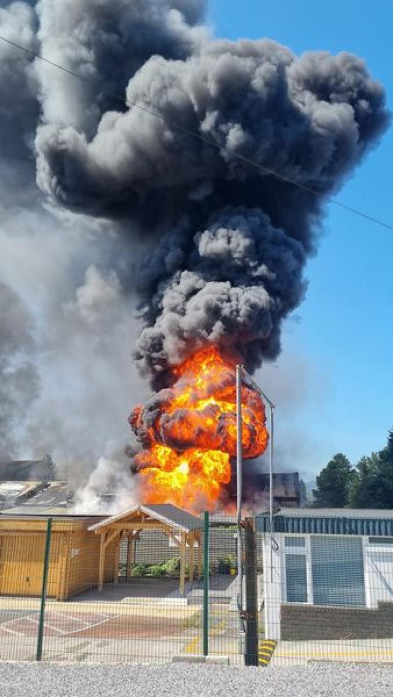 Giant fire engulfs Newton Abbot warehouse
