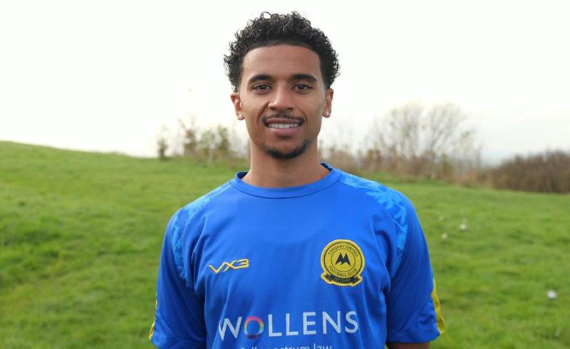 Jordan Thomas joins Torquay United