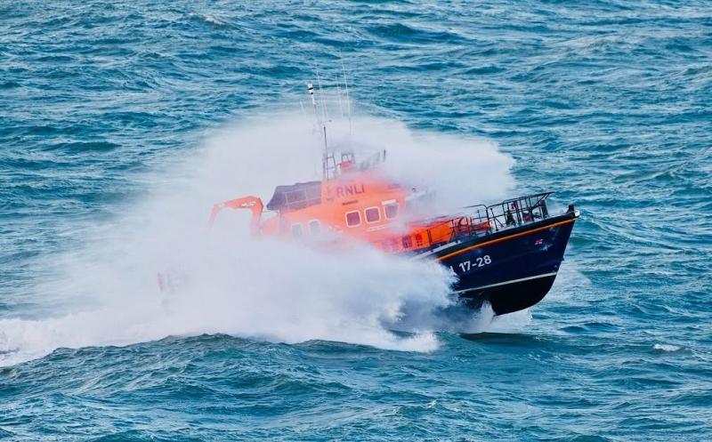 RNLI efforts save injured yachtsman near Brixham