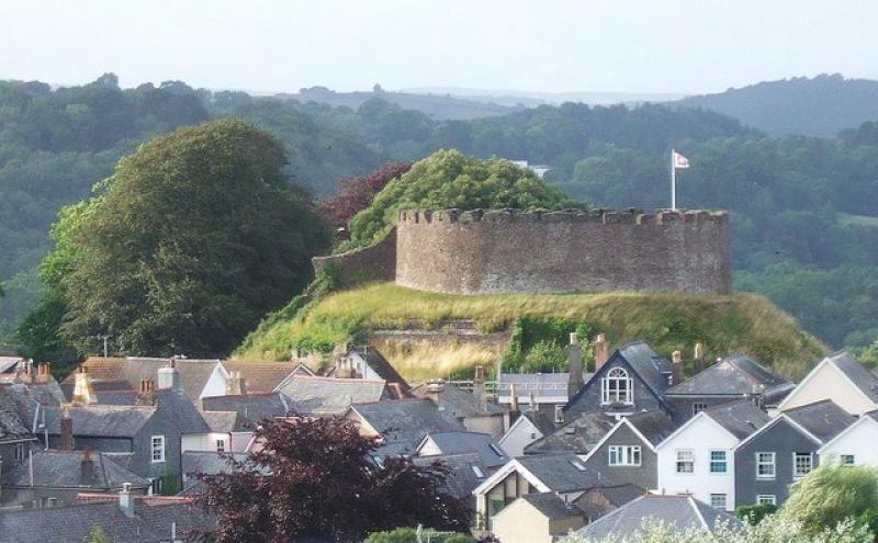 Plea to keep Totnes Castle open all year round