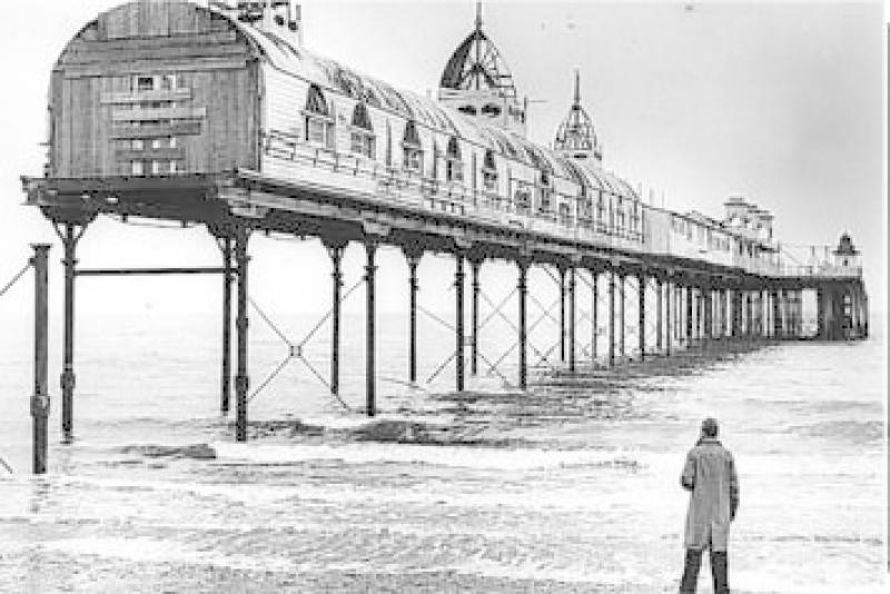 WWII Memories: When barbed wire fortified Paignton’s beaches