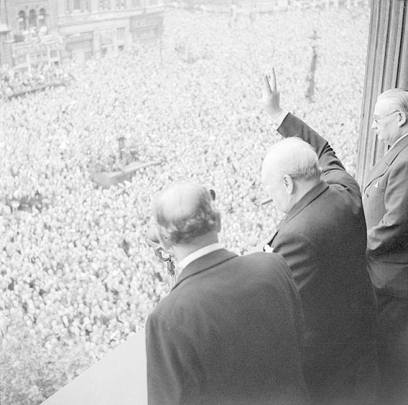 Torbay residents urged to plan street parties for VE Day