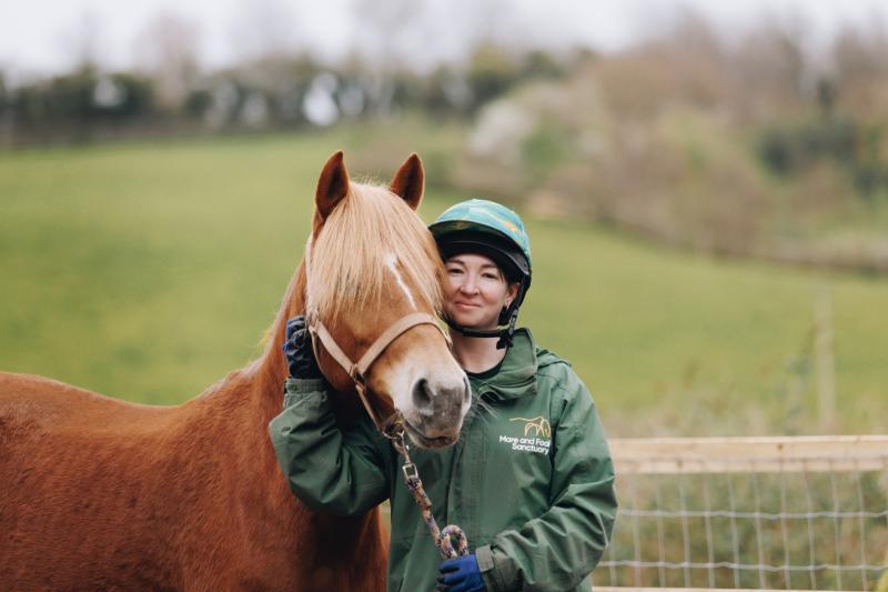 Eva Novi and pony