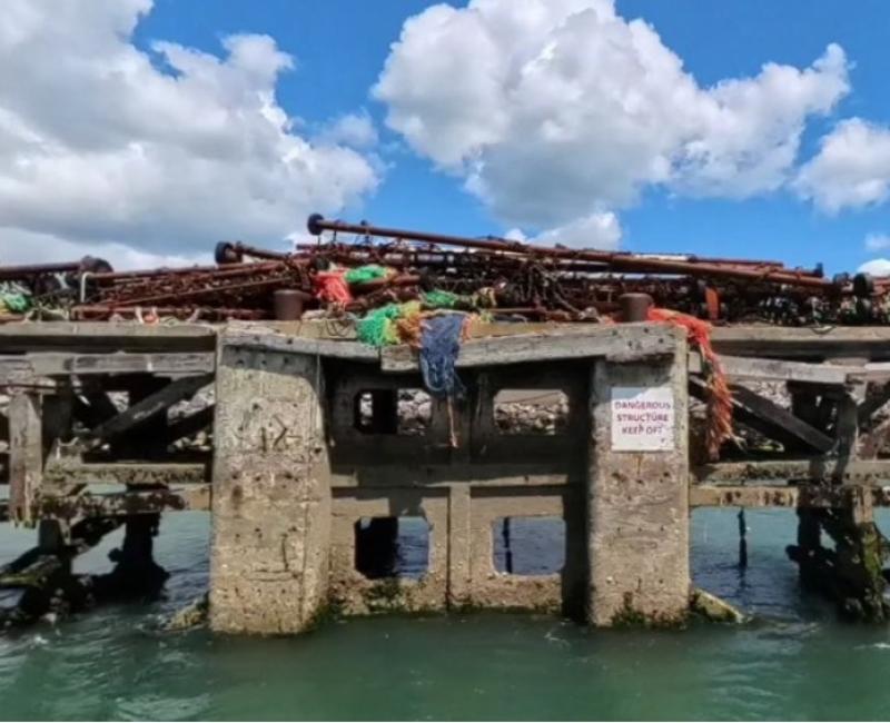 Torbay tombstoning fears as youths leap from unsafe jetty