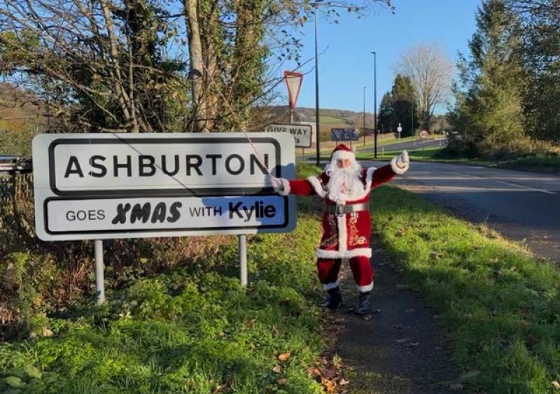 Ashburton goes XMAS Image- Mike Jones