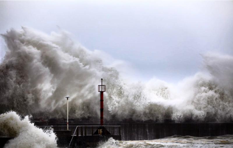 High winds are forecast across Devon this evening (Image- The Flood Insurance Guru)