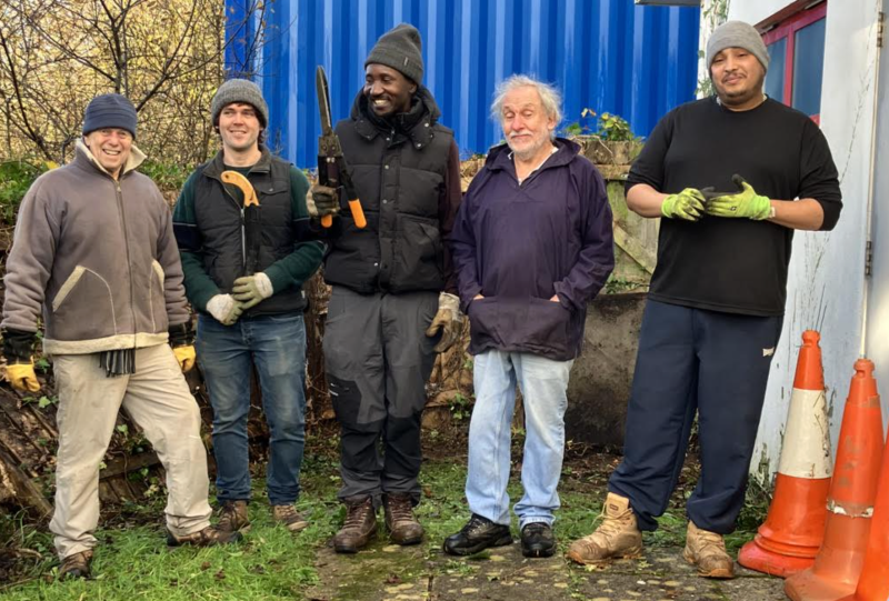 (L-R) Nick Clough, Rob Swanton, Kennedy Tafara Chinyere, Bryan Thorne & Tom Rendell who helped clear the site (Image- Bovey Tracey Town Council)