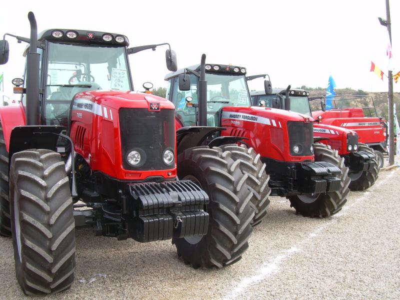 Police are appealing for information following the theft of a red Massey Ferguson tractor (Image- Sergio Piquer Costea CC BY 2.0) 