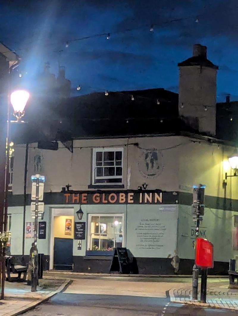 Globe Inn at night Photo David Phillips