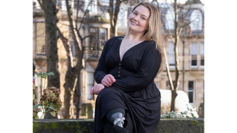 Woman’s life transformed after living kidney donation by mother and stranger
