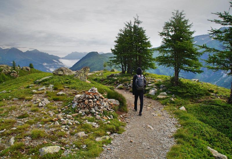 Walking challenges to raise vital funds for Rowcroft Hospice