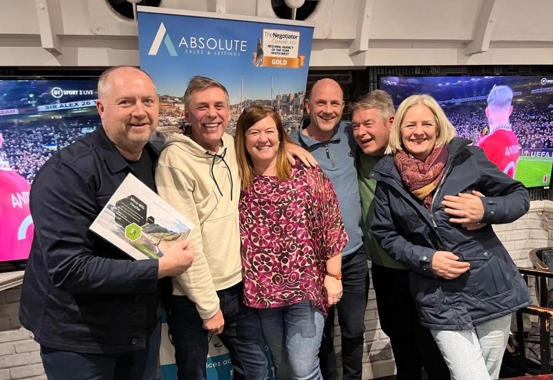 Torquay charity quiz raises &pound;4,000 for Rowcroft Hospice