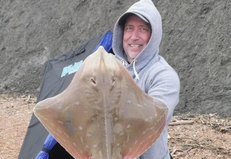Lee's small-eyed ray lands him fish of the month title