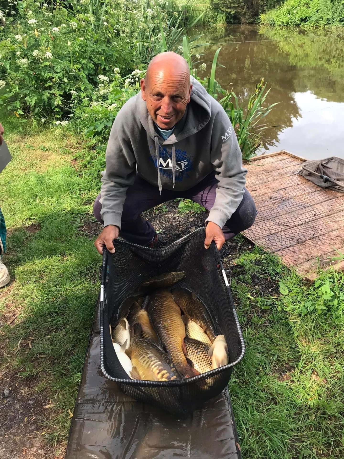Steve Barrel with his winning bag at Spring Ponds