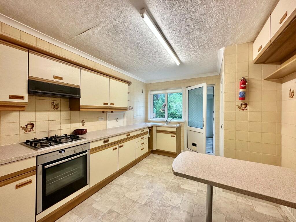 £600k Torquay bungalow hides a wild and wondrous back garden Torbay Today