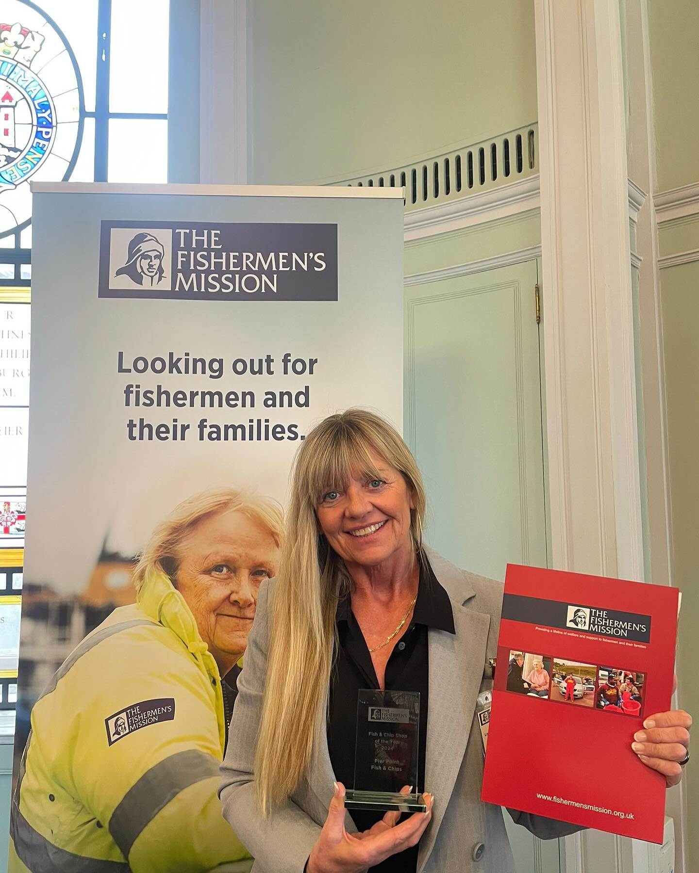 Lorraine Arnold boss of Pier Point with the national award Pic Fry Magazine