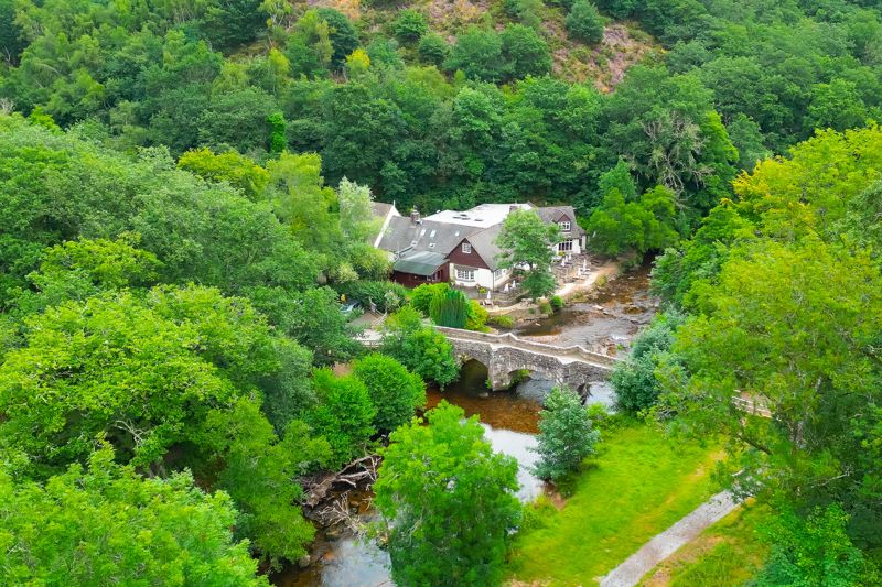 Iconic Fingle Bridge Inn