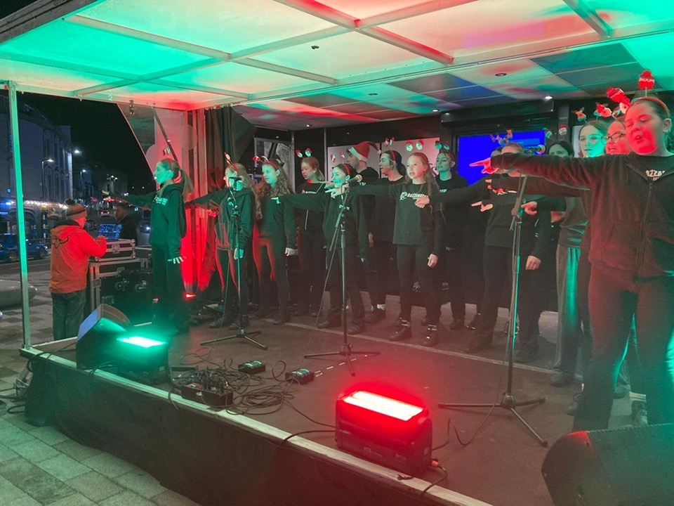 Bay of Lights children play starring role