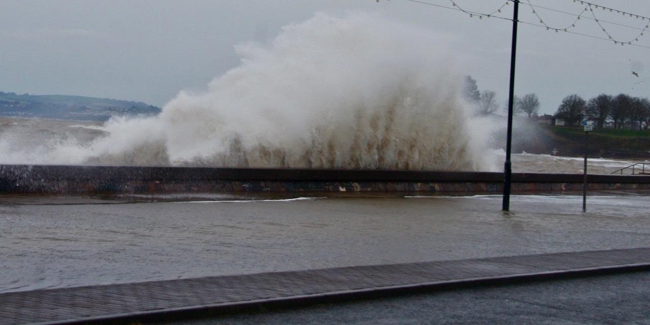 Rough Seas at Torquay. Credit: Stephen Coombes