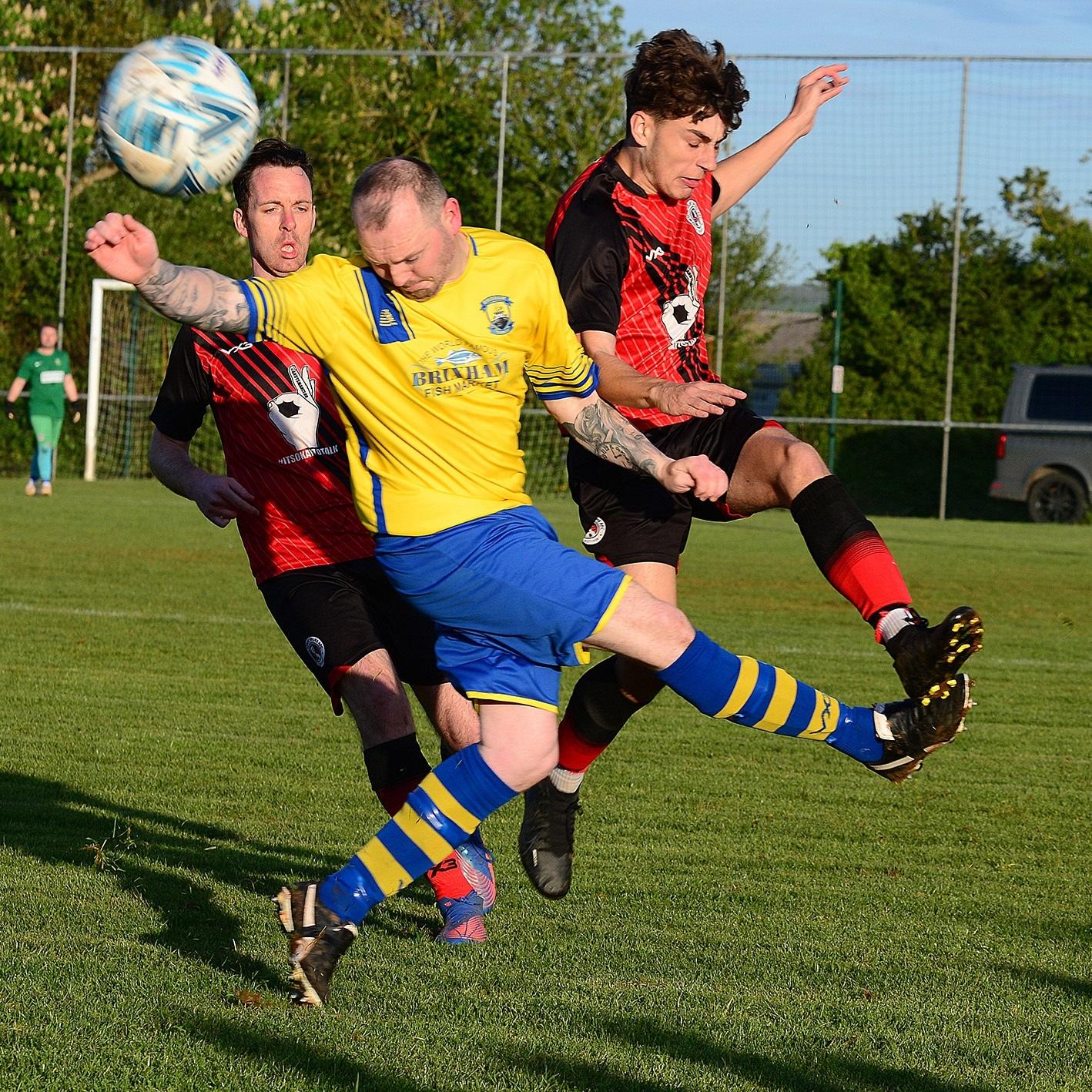 Brixham Town v Newton Abbot Spurs Thirds in the Lidstone Cup final. Credit: Al Macphee/Miracle PR